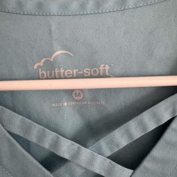 ButterSoft Scrub Set - Picture 3 of 5